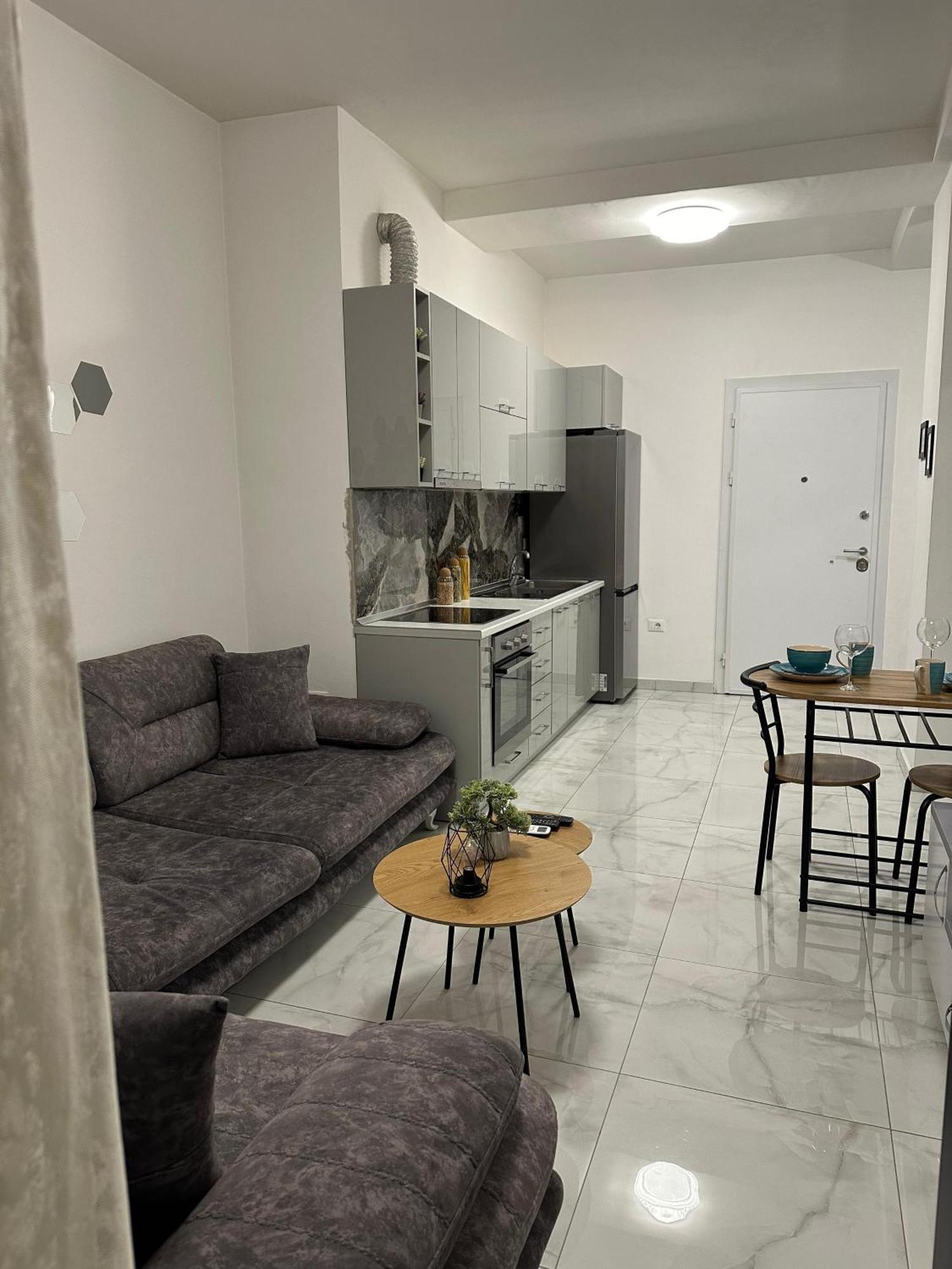 Second 1 Appartement Tirana